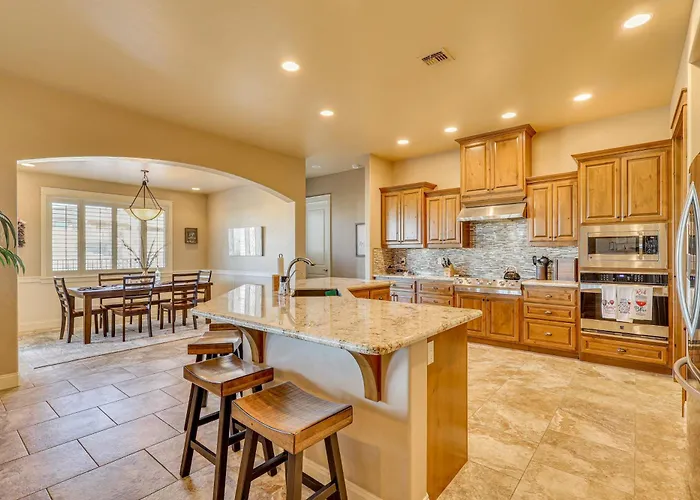2 Mi To Havasu State Park: W/ Hot Tub * Lake Havasu City